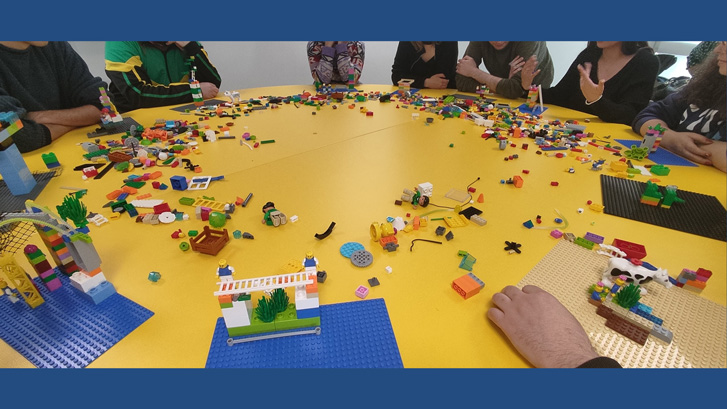En este momento estás viendo Talleres de Lego, Teatro y Videojuegos en Escuela de Competencias San Blas Digital