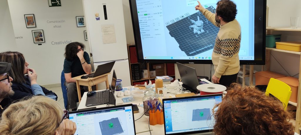 taller-impresion-3d-fundacion-buen-samaritano-1