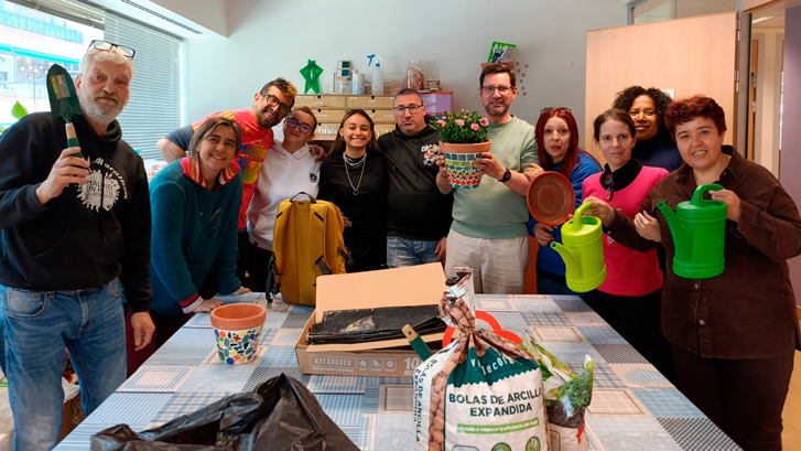 En este momento estás viendo Taller de Cuidado de Plantas Interiores y Maceteros en las Ventanas
