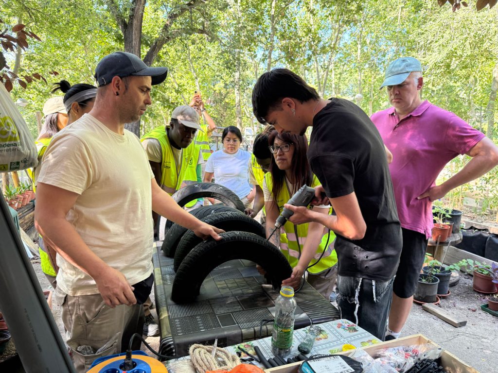 taller-jardines-verticales-fundacion-buen-samaritano-5-rev