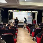 La Fundación El Buen Samaritano acerca al alumnado del IES Victoria Kent el proyecto “Transforma tu Mirada”